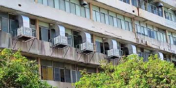 為大型廠房降溫用水冷環保空調作為廠房降溫方案設備