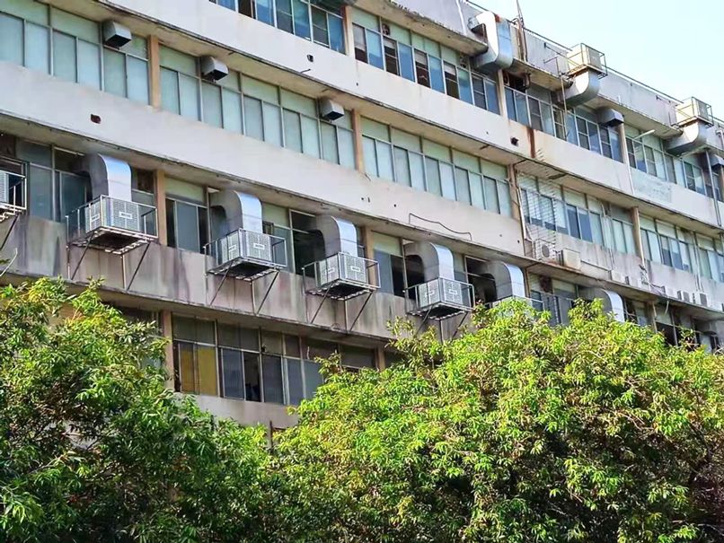 為大型廠房降溫用水冷環保空調作為廠房降溫方案設備.jpg 為大型廠房降溫用水冷環保空調作為廠房降溫方案設備.jpg